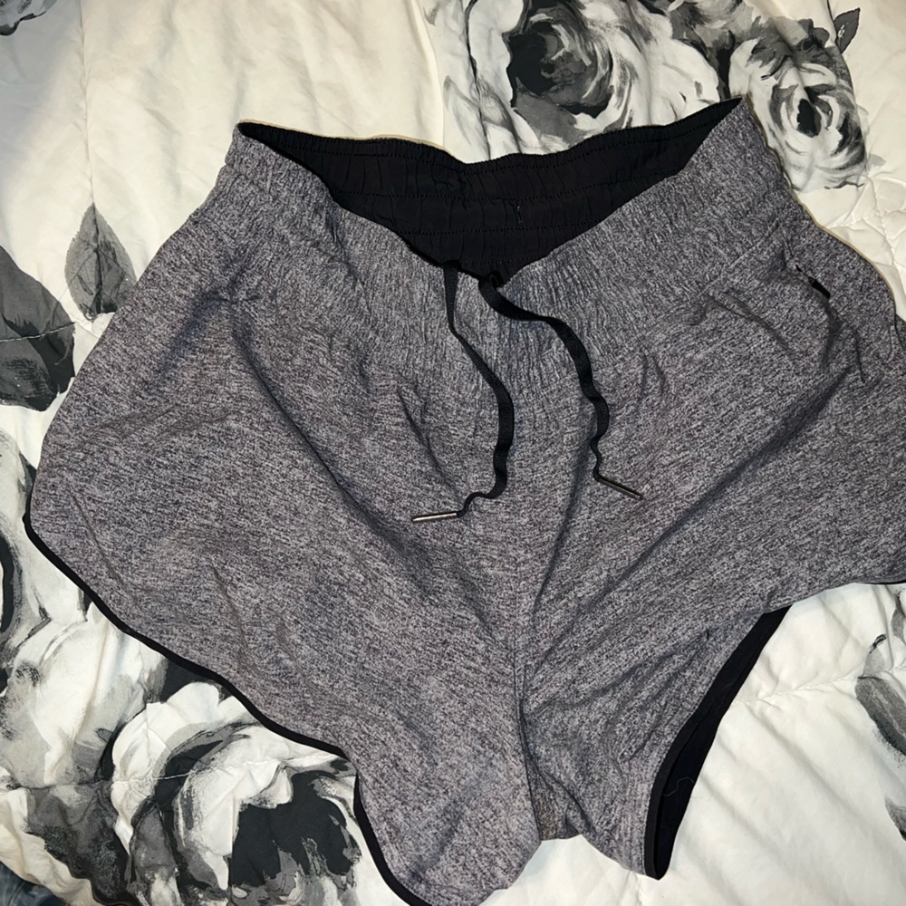 Lululemon reversible shorts 3”
